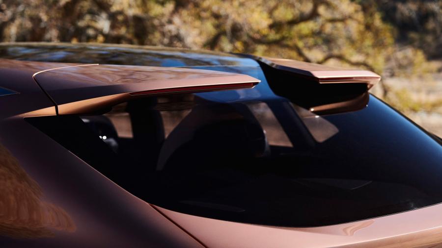 Детали экстерьера Lexus LF-1 Limitless 2018 года  (фото 51 из 72)